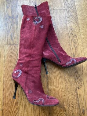 Women's Burgundy Knee-High Suede Heart Accent Boots Euro 39 US 8.5